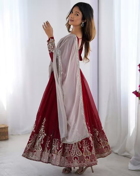 Women Embroidered Anarkali Kurta Suit Set For Women